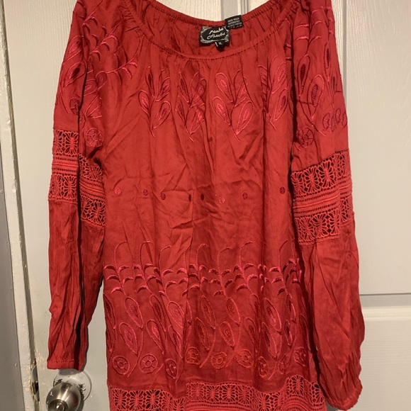 Red Manda Collection Top - Picture 4 of 4